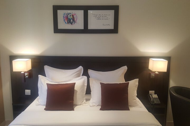 Room 2 of 33