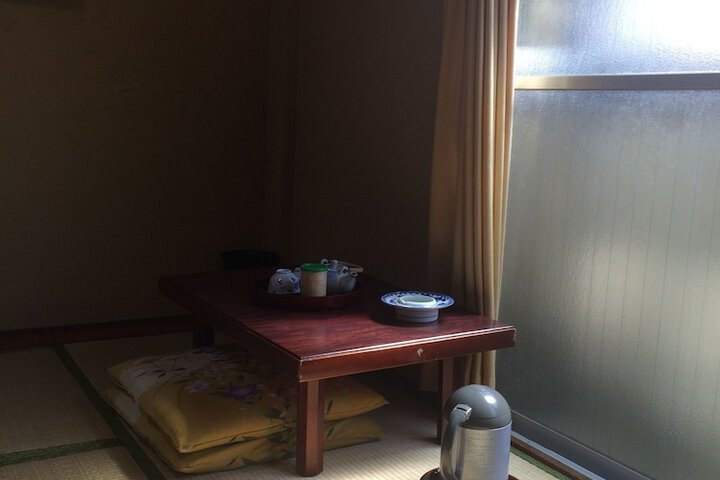 Room 10 of 33