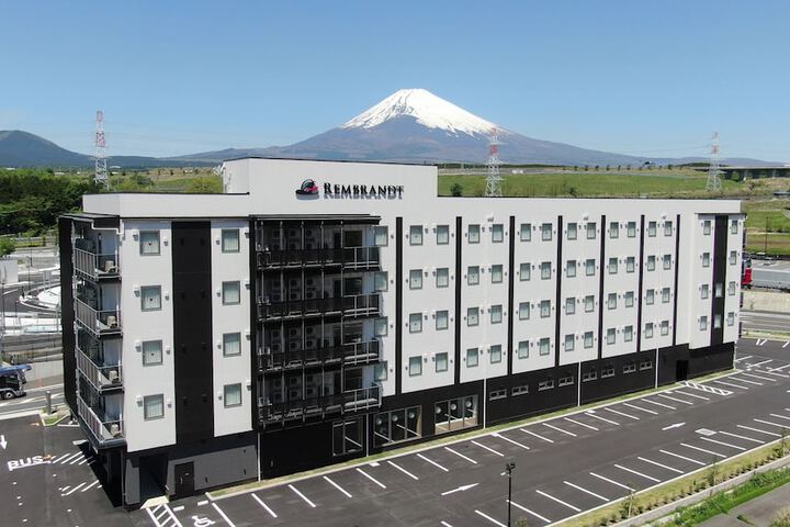 Exterior of Rembrandt style Gotemba Komakado