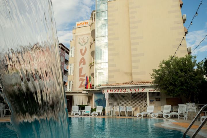 Pool 54 of 75