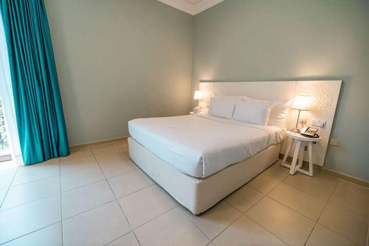 Room 40 of 91