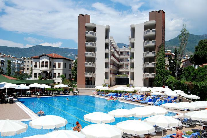 Hotel Pool