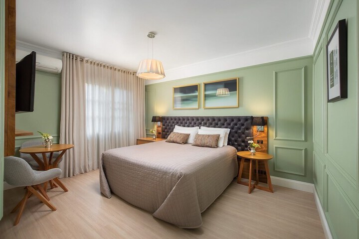 Room 27 of 110