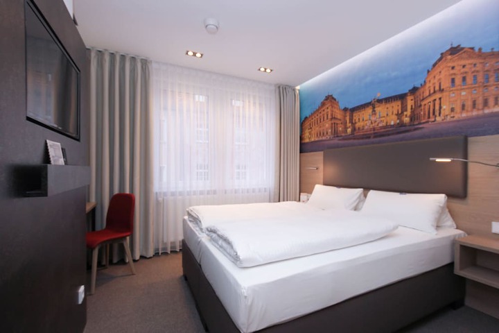 Room 14 of 50