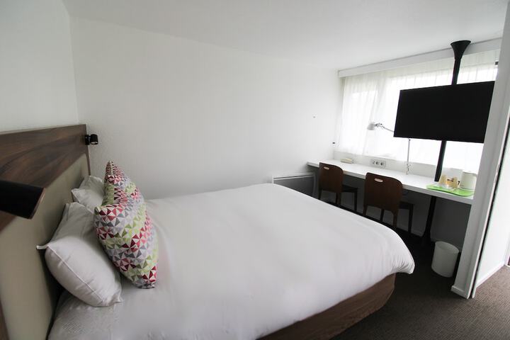 Room 12 of 41