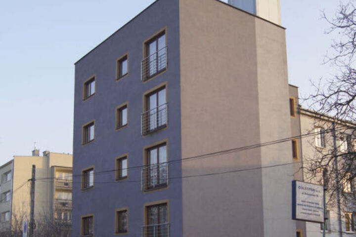PLUS HOTEL