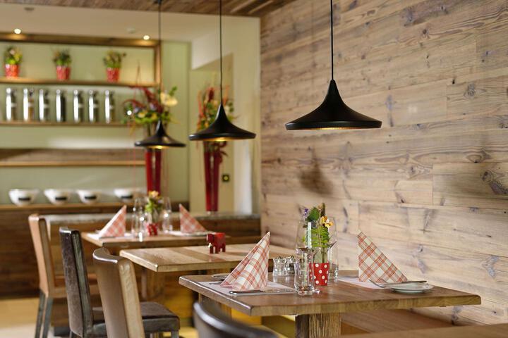 Dining 164 of 219