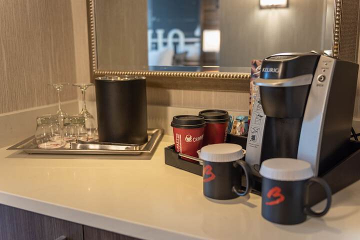 Breakfast/Coffee Service 18 of 33