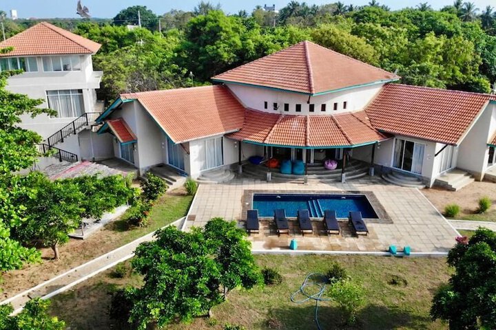 Kay Jay Beach House - Pasikudha
