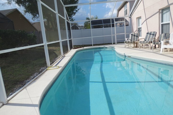 Pool 19 of 25