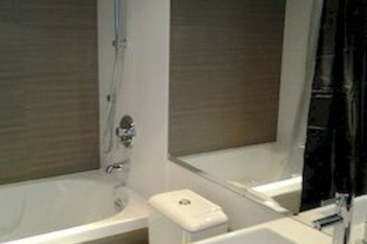 Room 2 of 6