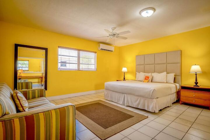 Room 11 of 27