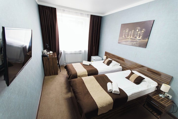 Room 7 of 32