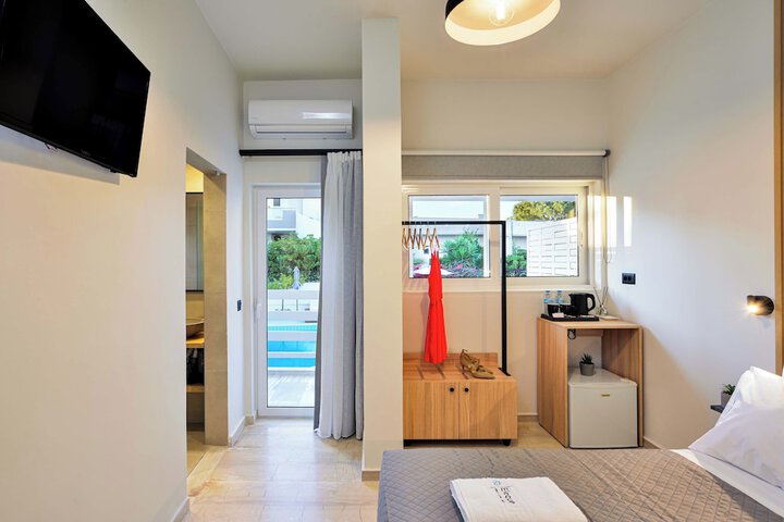 Room 20 of 53