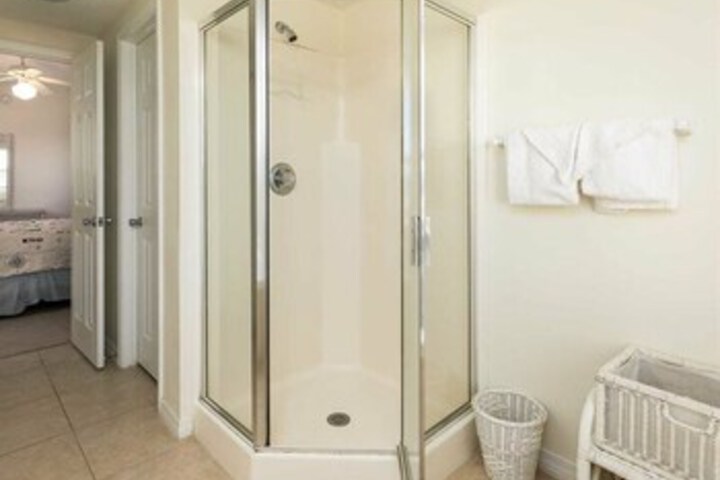 Room 32 of 169
