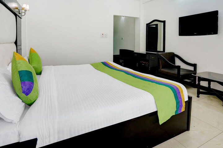 Room 16 of 37