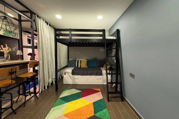 Room 27 of 49