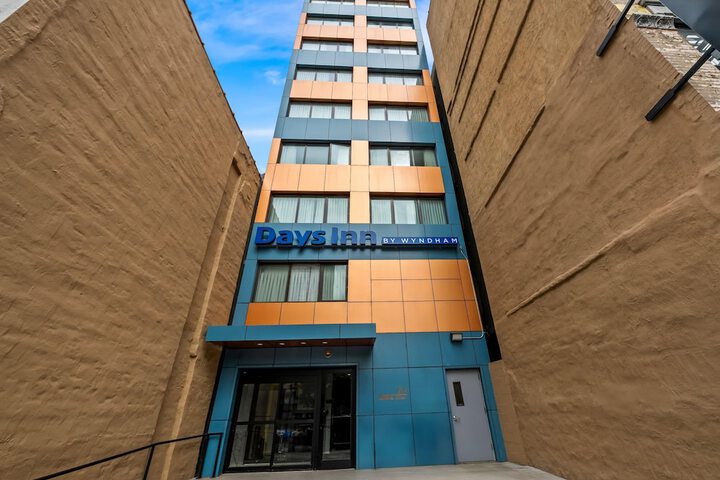 Exterior of Days Inn by Wyndham New York Chinatown