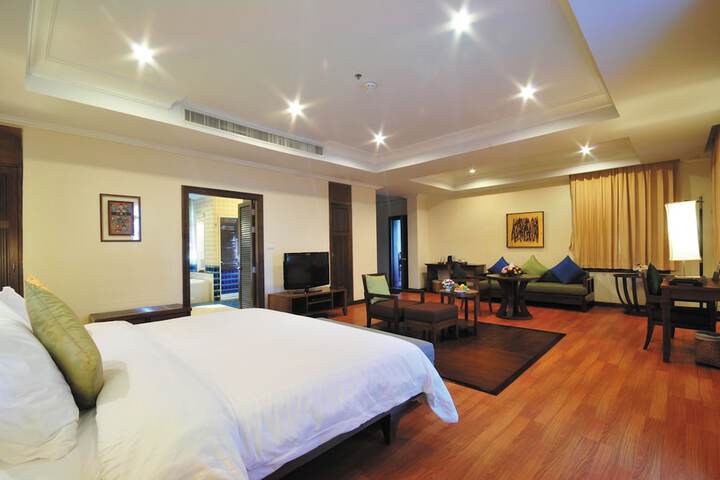 Room 7 of 94