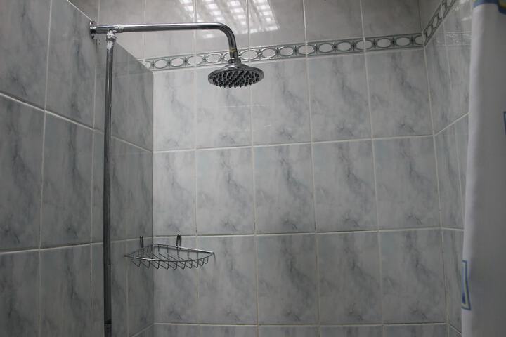 Room 8 of 12