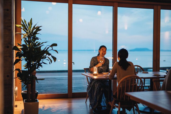 Dining 34 of 42