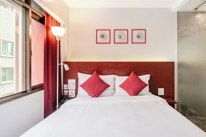 Room 4 of 51