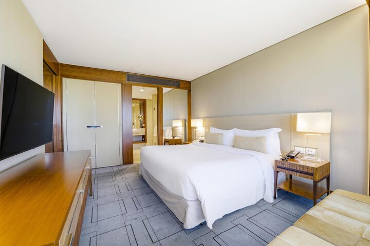 Room 34 of 108