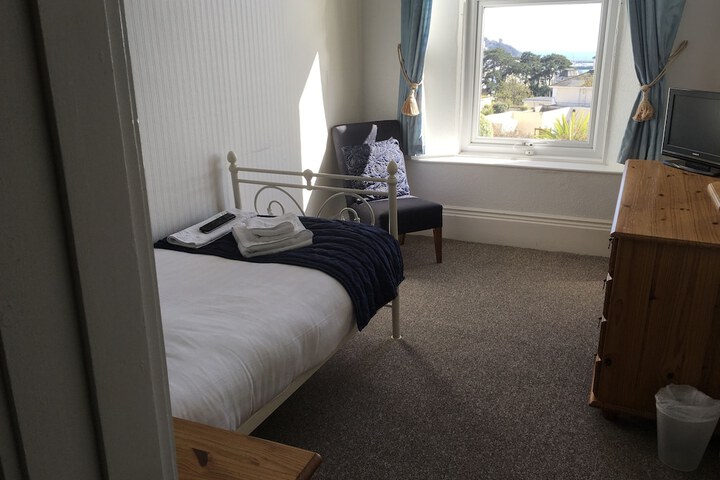 Room 16 of 46