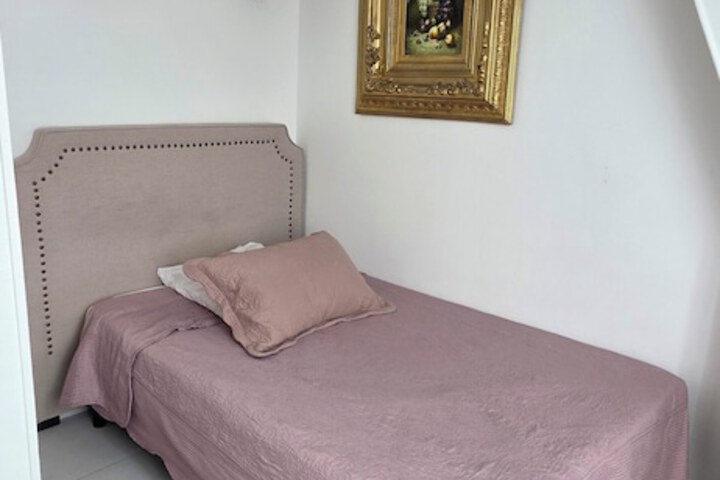 Room 7 of 33