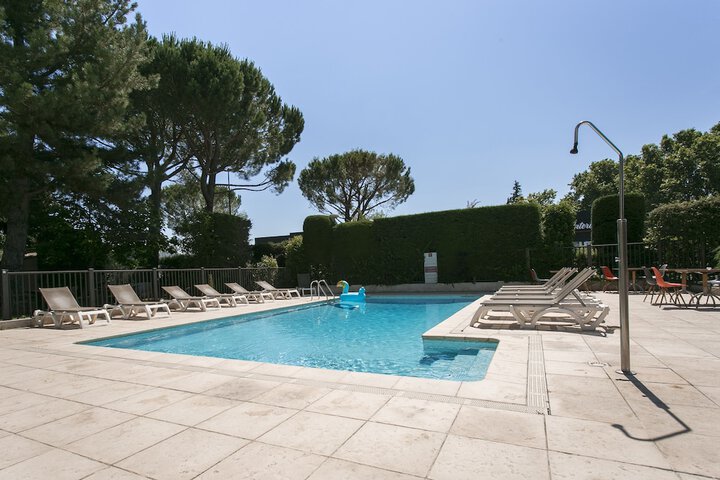 Pool 61 of 134