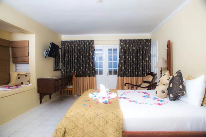 Room 10 of 71
