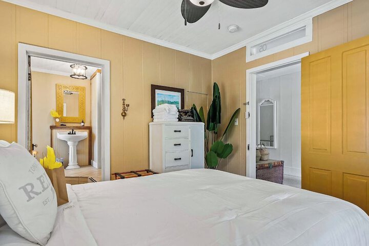 Room 5 of 27