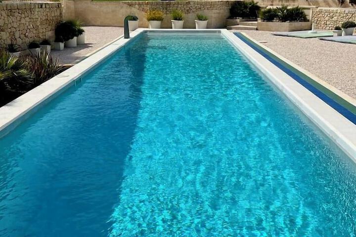 Pool 63 of 189