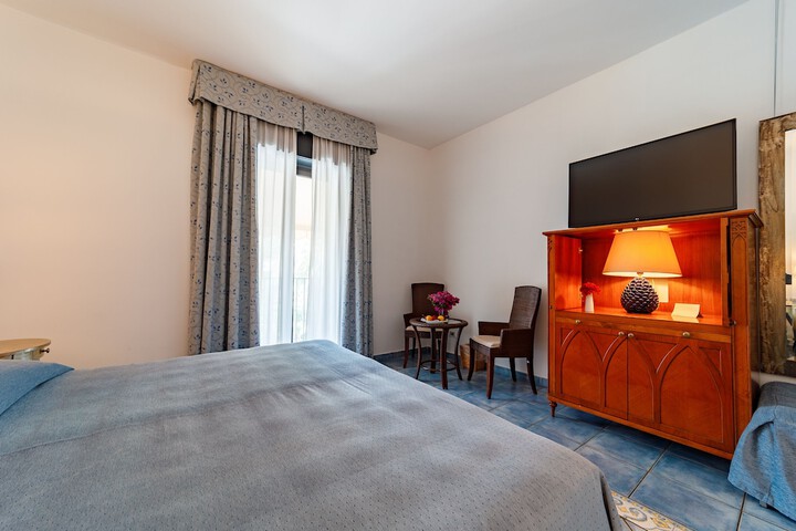 Room 70 of 249