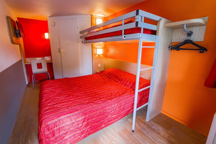 Room 3 of 42