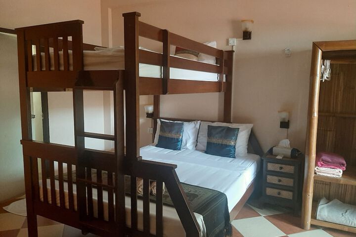 Room 4 of 68