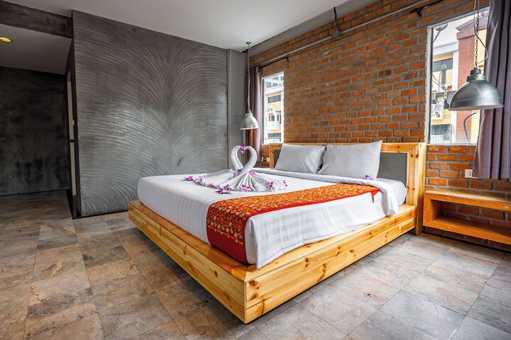Room 4 of 27