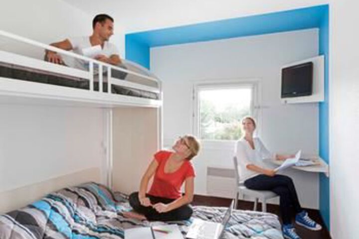 Room 2 of 5