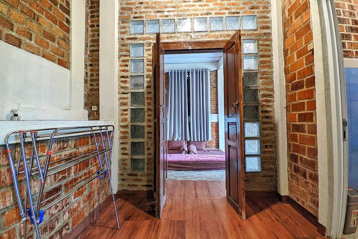 Room 4 of 13