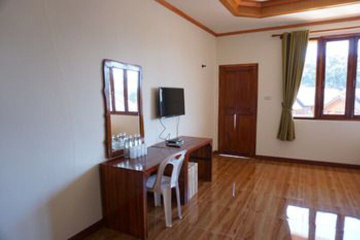 Room 27 of 39