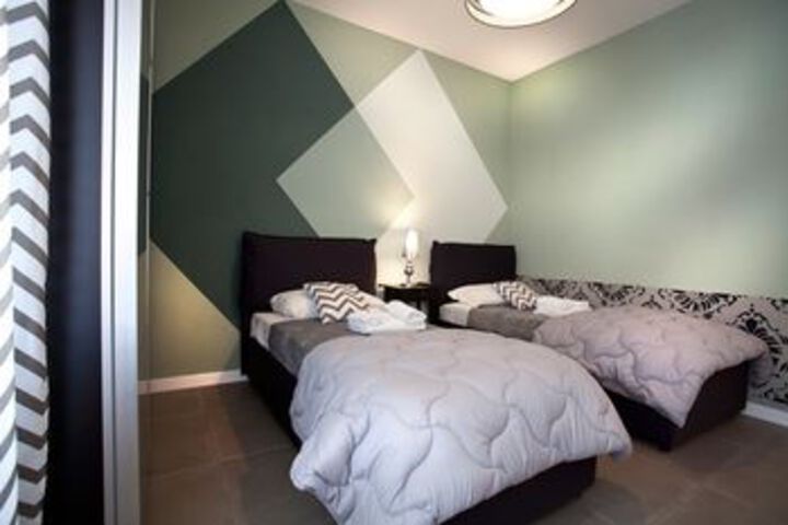Room 17 of 36