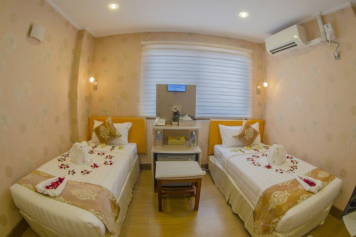 Room 18 of 40