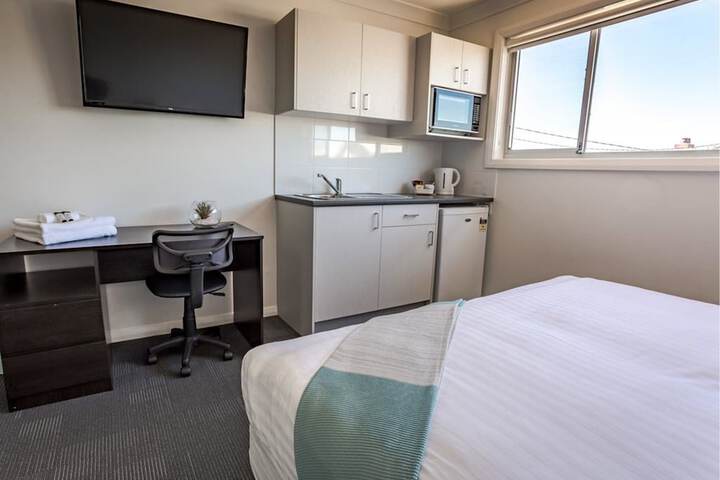 Room 5 of 33