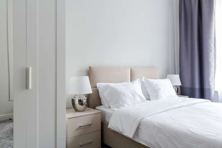 Room 6 of 15