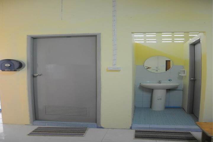 Room 26 of 49