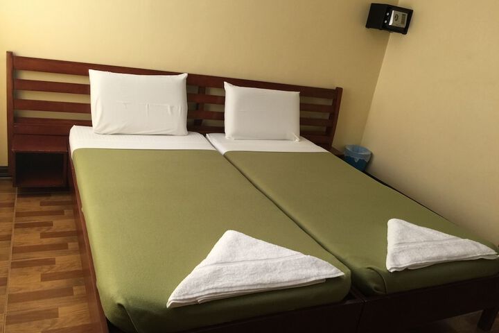 Room 3 of 75
