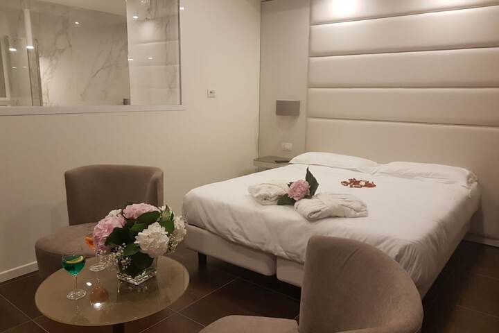 Room 11 of 42