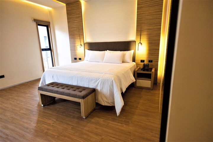 Room 28 of 115
