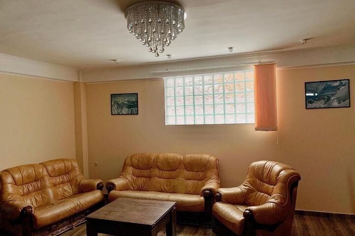 Room 52 of 100