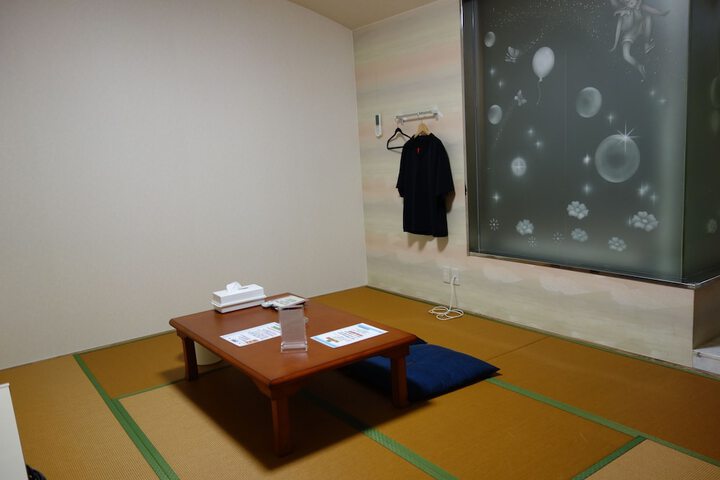 Room 27 of 43